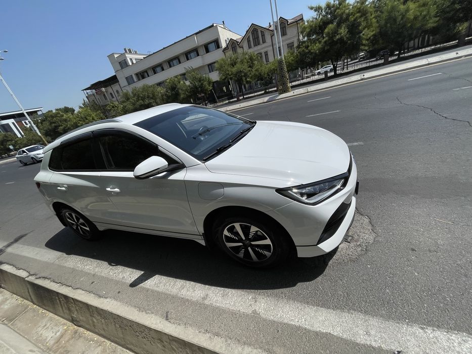 byd e2 2024 yil 405 km