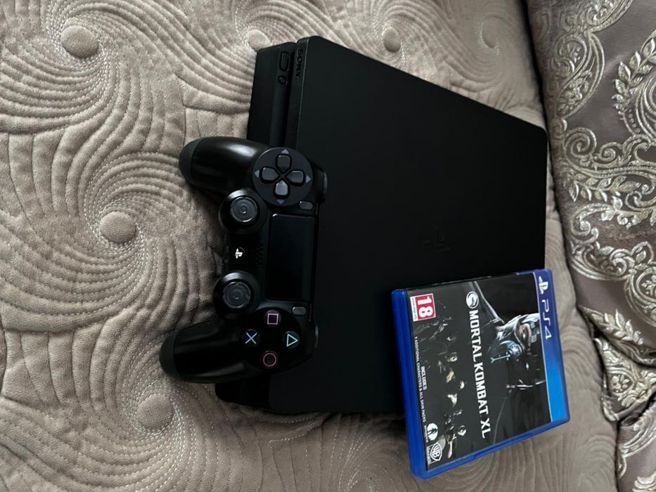 Playstation 4 slim