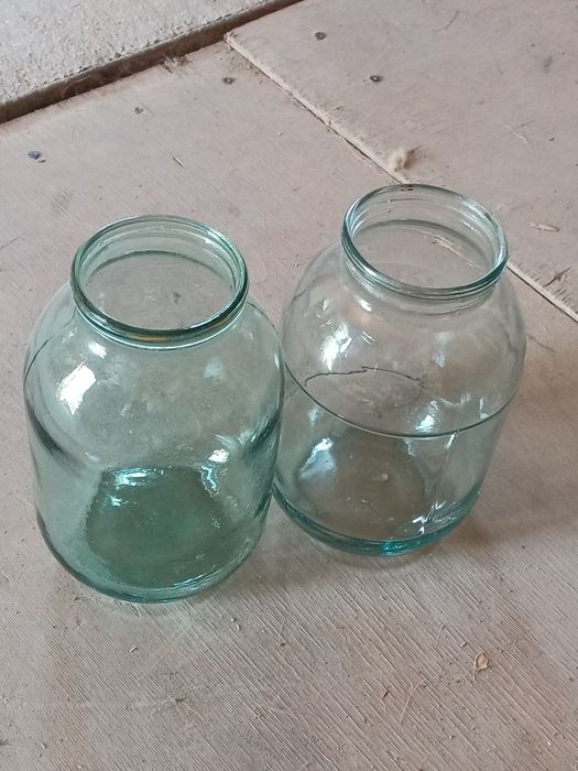 Продам банки и ведра недорого