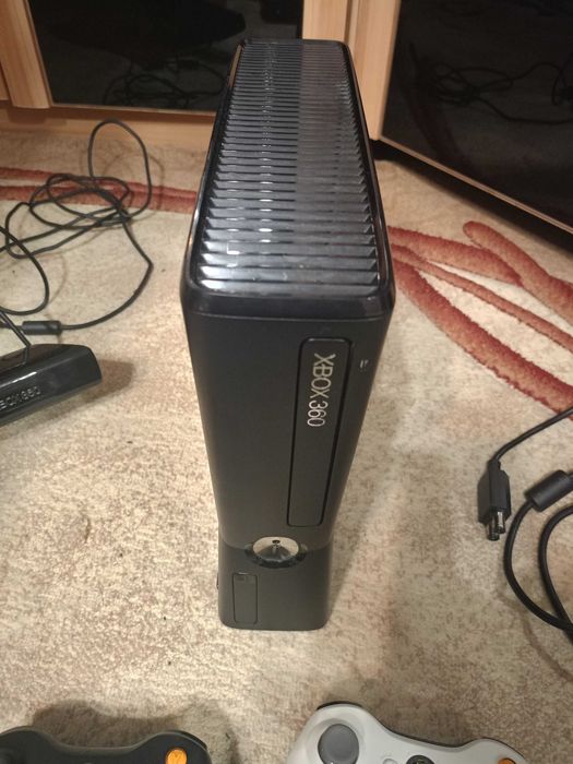 Xbox  360  Slim