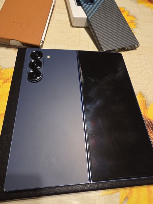Samsung Galaxy Z Fold 6 256GB Гаранция