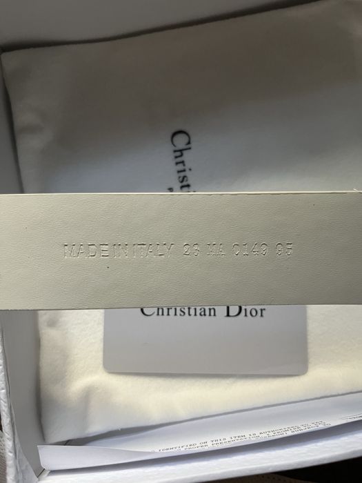 Christian Dior бял колан