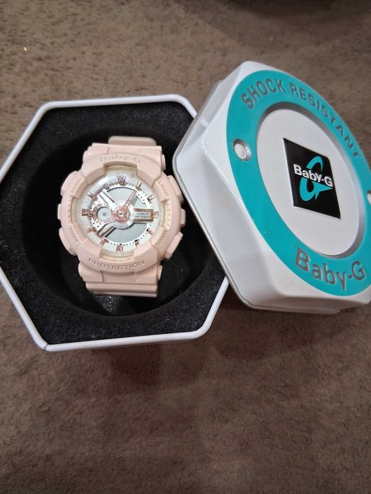 Часовник Baby G розов и бял
