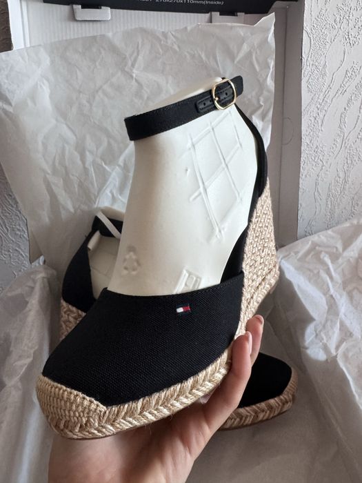 Tommy Hilfiger дамски обувки на ток