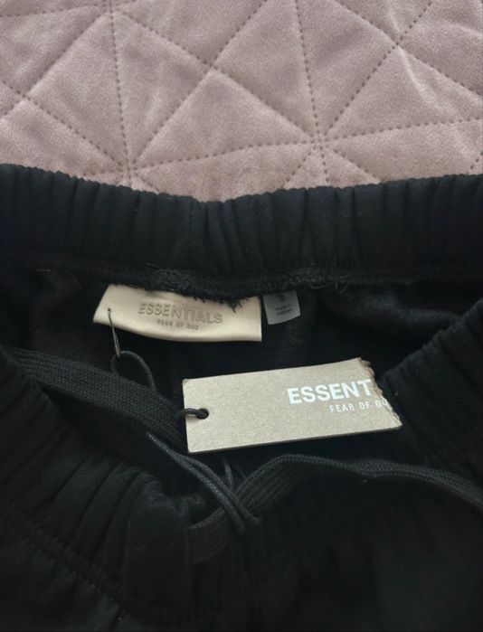 Pantaloni Essentials