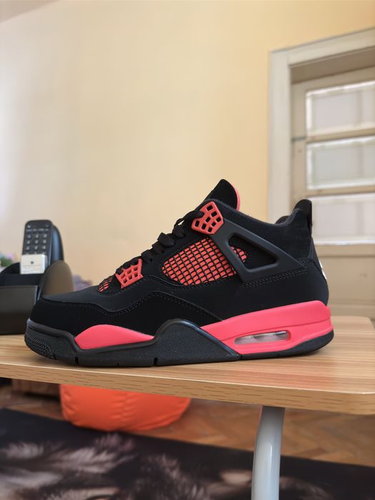 Jordan 4 red thunder