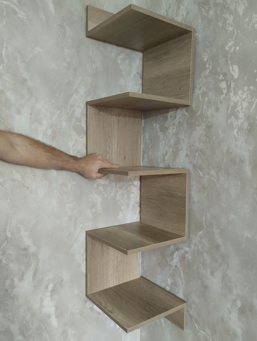 Угловая полочка.