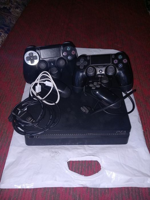 Playstation 4 slim