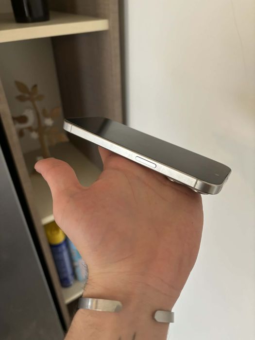 Iphone 15 Pro, 512 GB, spate fisurat