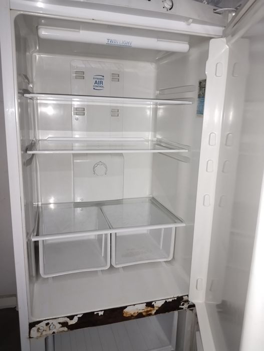 Продам холодильник