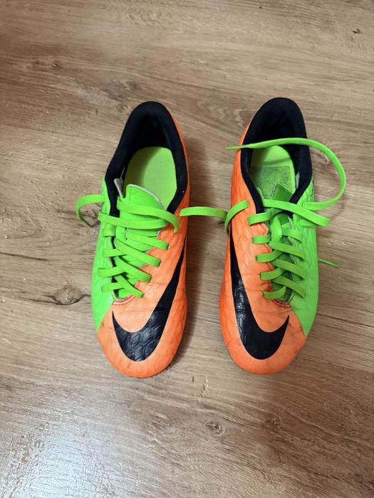 Vand ghete de fotbal pt copii marimea 35-36