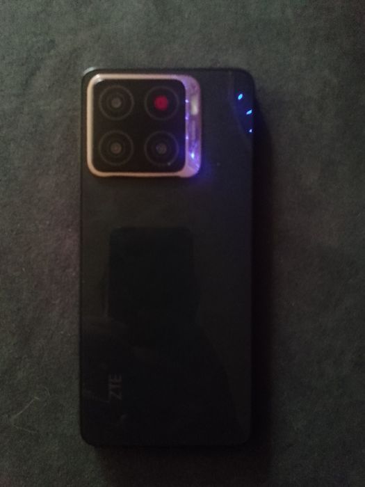 Продам колонку и телефон