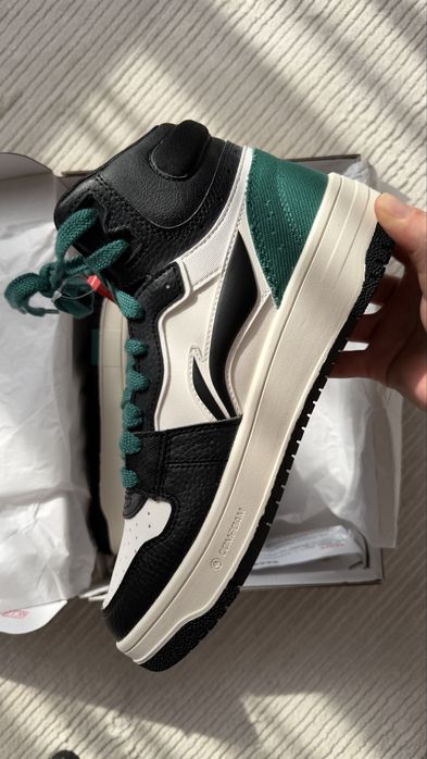 Кеды от бренда Lining