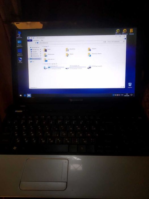 Ноутбук Packard bell. 4 гб. Операт. Диск 300 гб.