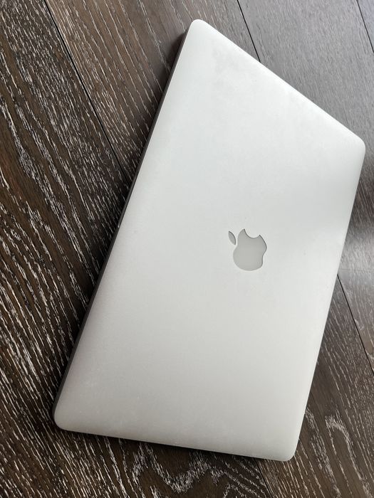 Vand Macbook Pro 15” mid 2014 cu memorie dublata