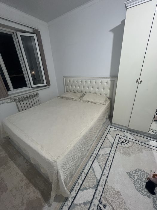 Проедается диван двухспальный