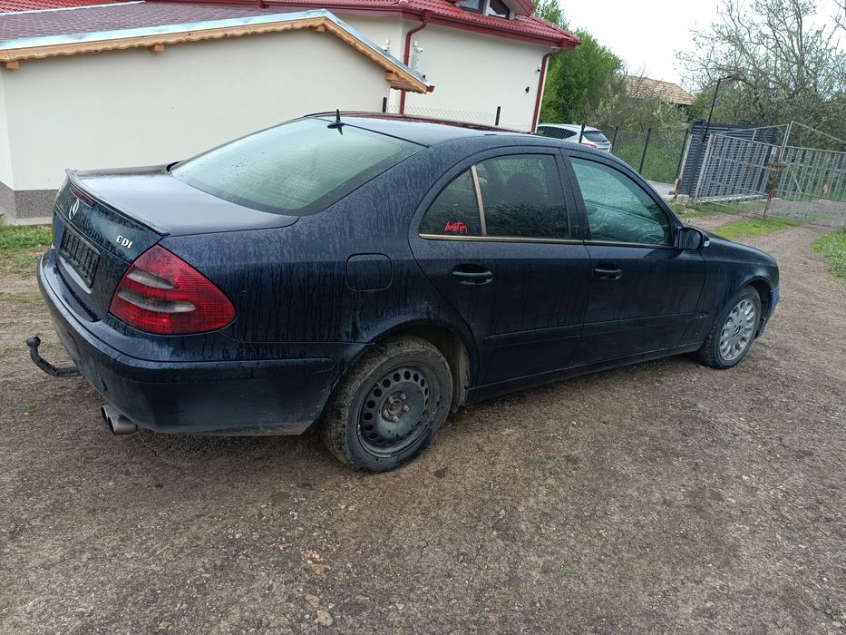 Мерцедес е270 w211