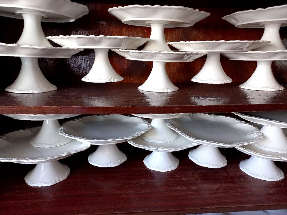 Продам столы стулья