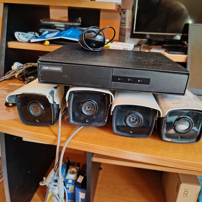 Kit supraveghere hikvision 4 camere cctv 4in1 full  HD 1080 p IR 40-80 m  hdd320gb