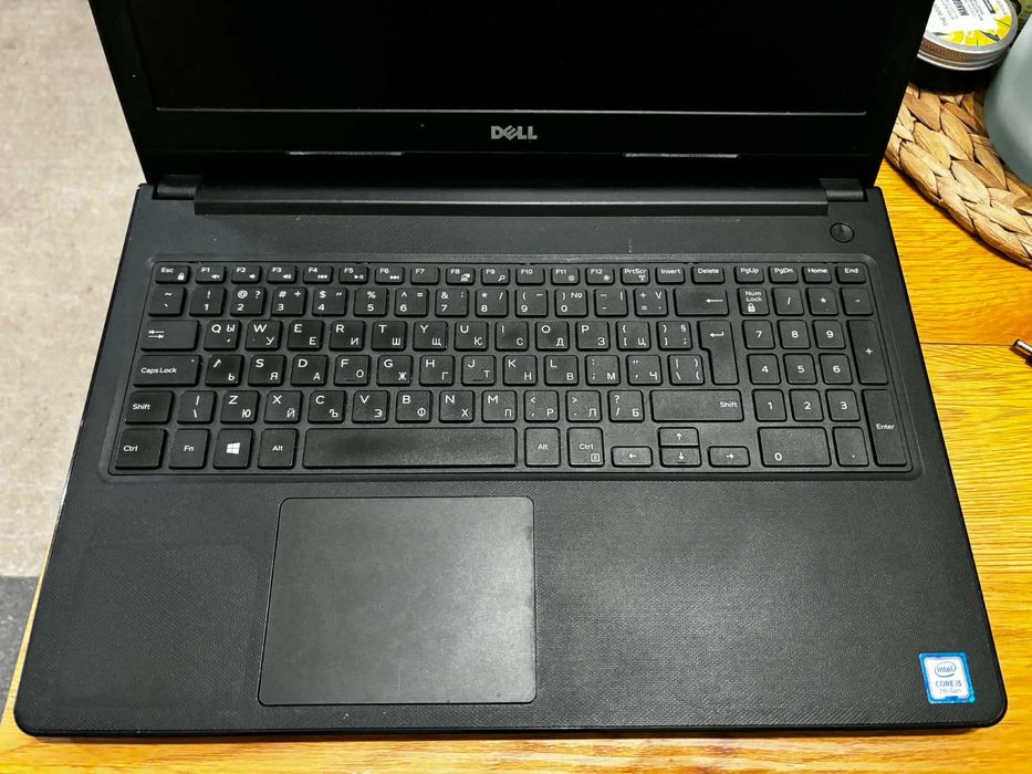 Лаптоп Dell Vostro 15 3568, 8 GB, 256, Windows 10 Pro