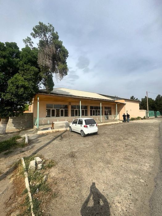 Здание продаётся