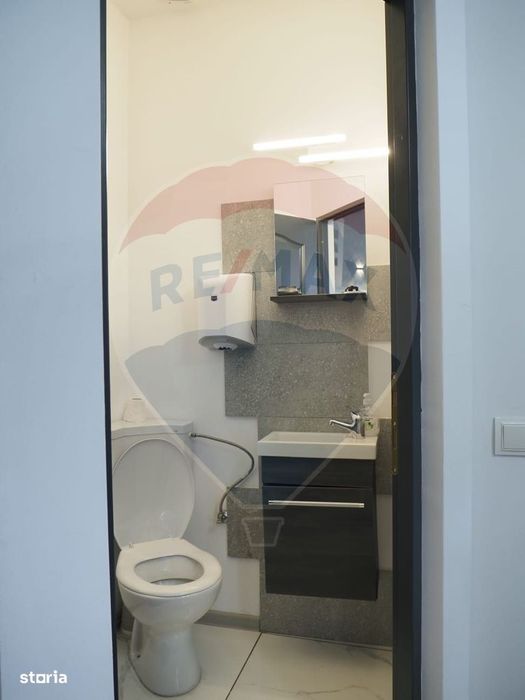 Casă / Vilă cu 9 camere de vânzare