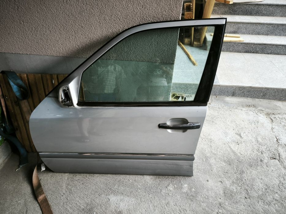 Продавам врата за w202