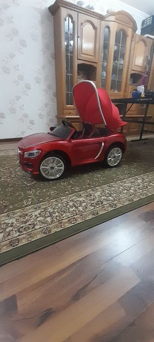 Продам детскую машину на пульте