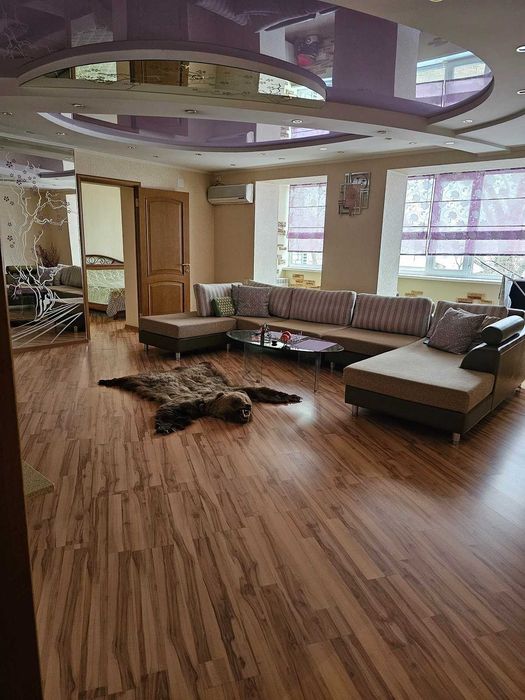 Продам 5 комнатную квартиру