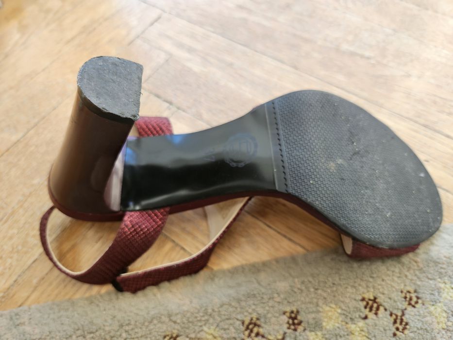 Sandale elegante cu toc marime 37