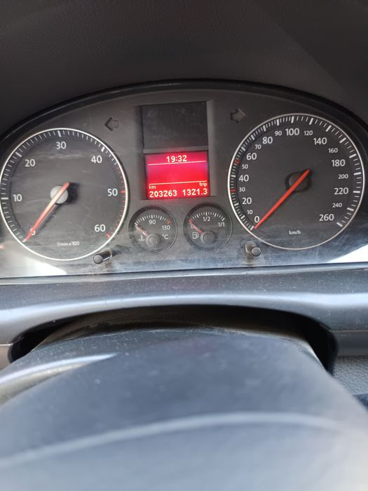 Volkswagen Touran Mașină De Vânzare