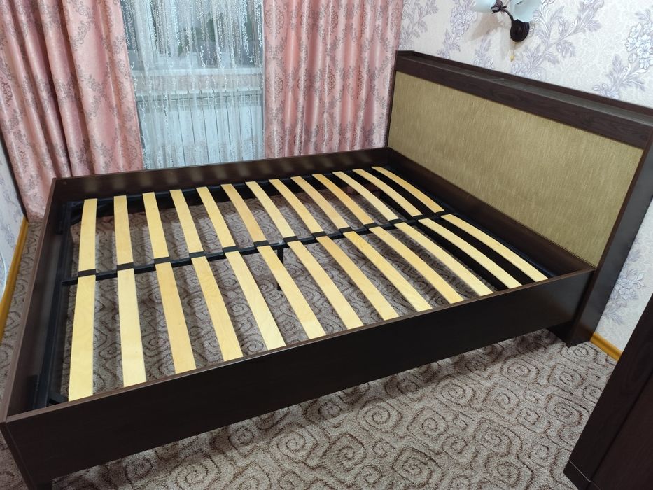 Продам спальный гарнитур