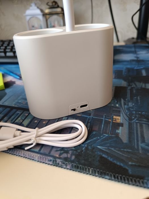 Лампа настольная новая