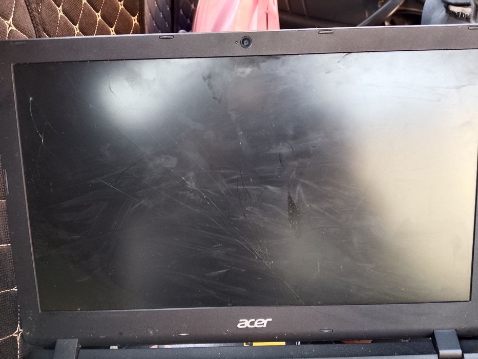 Продам не рабочий ноутбук