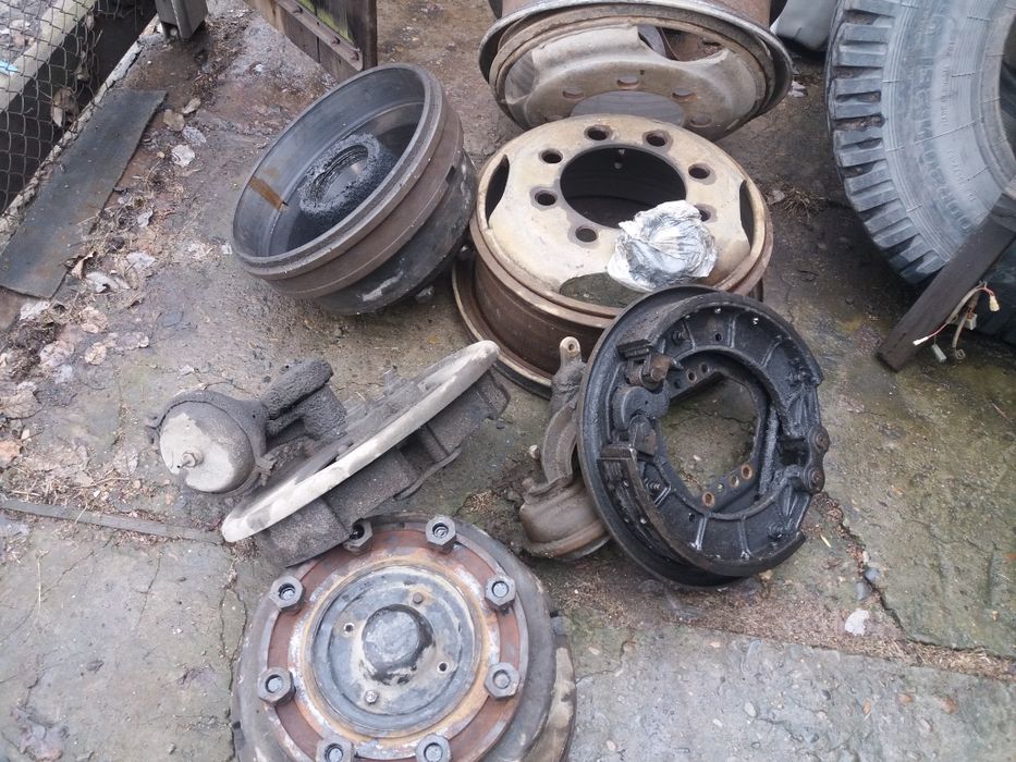 ступица зил 4331 переднея в комплекте.