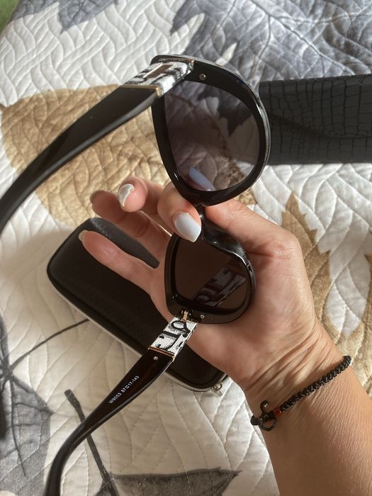 Ochelari noi Dior cu toc ai laveta sters