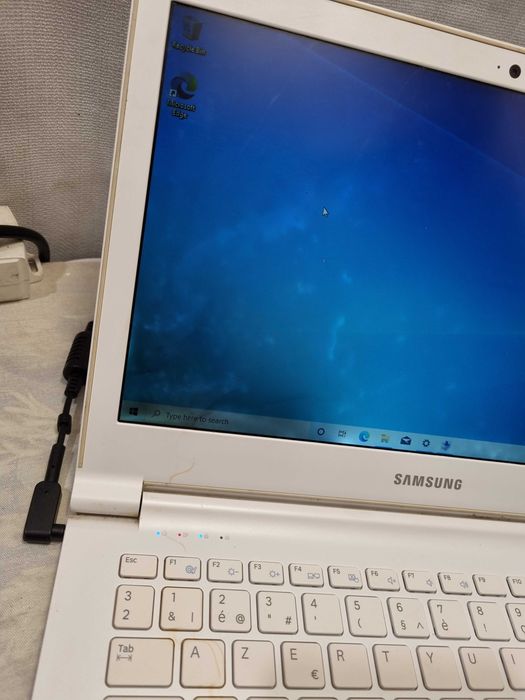 Samsung NP905S3G display pete