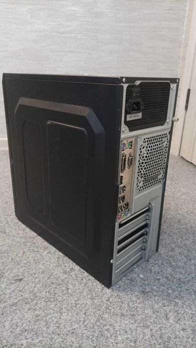 Продается системный блок/компьютер і3 6100/ОЗУ 4Гб/ HDD 250Гб