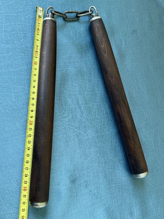 Старо дървено нунчаку