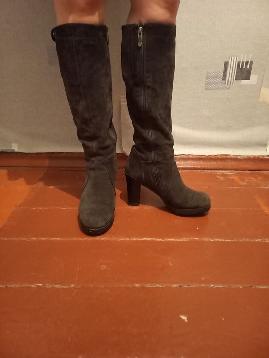 Продам зимние сапоги