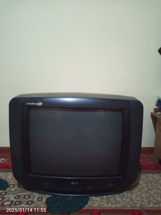 Soundmax televizor sotiladi ishlashi zo'r aybi yoq svitnoy ko'rsatadi