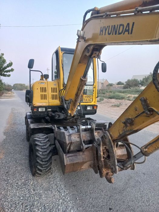 Экскаватор сотилади