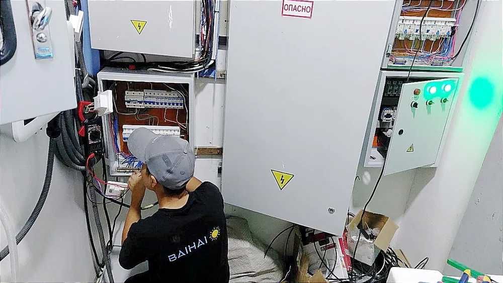 Quyosh panellari ustanovkasi