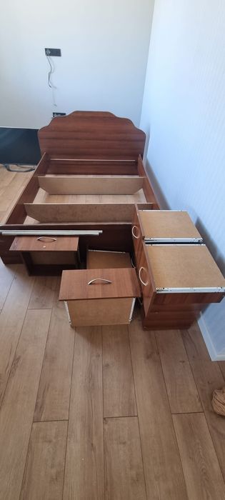 Спальный гарнитур