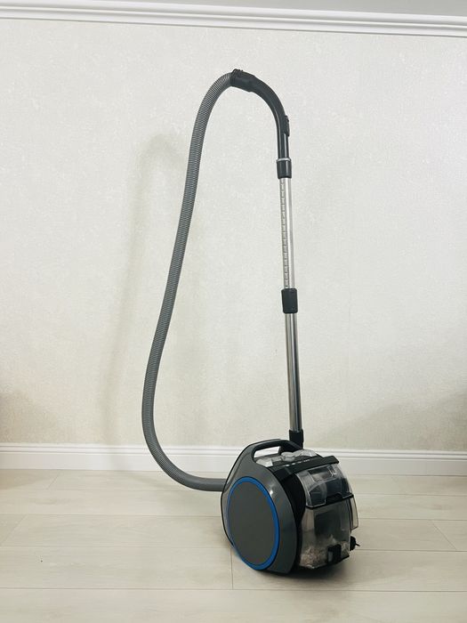 Aspirator cu fir miele