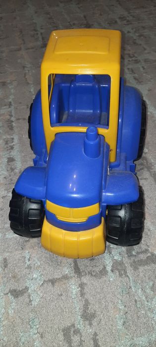 Продам игрушки за 3 000 тг все вместе.