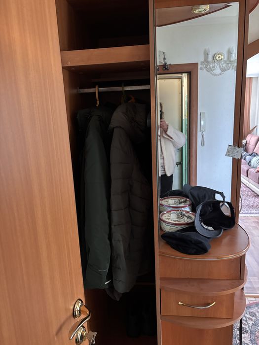 Продам шкаф  угловой