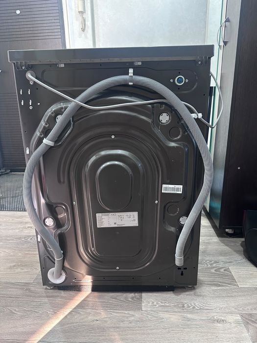 Продам стиральную машину Midea