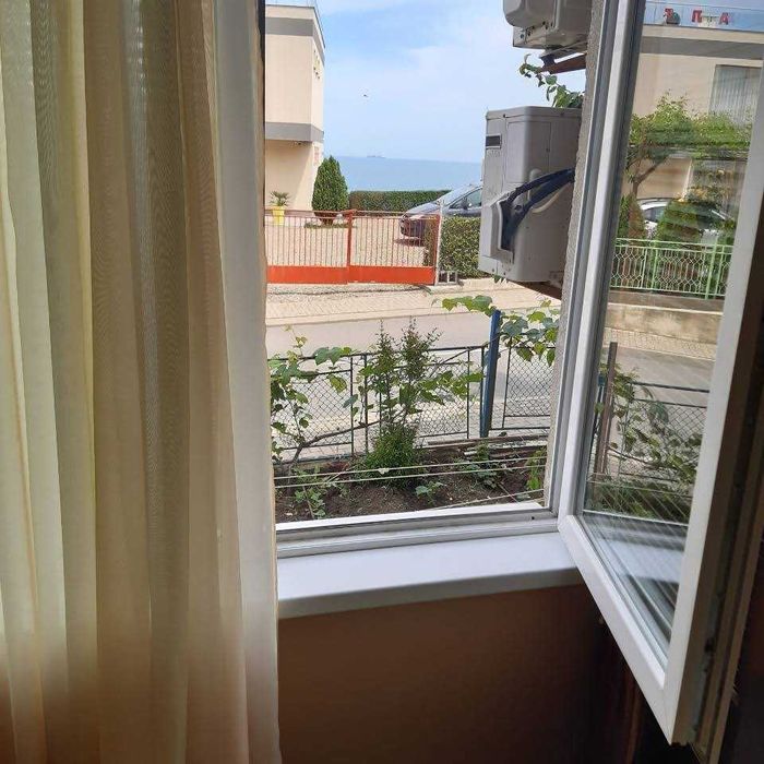 Дава се под наем Двустаен апартамент в Обзор - 60 кв.м за 81.6 € - Снимка #1