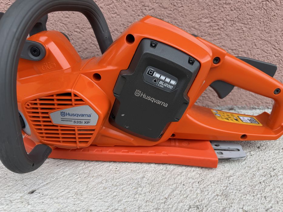 Husqvarna drujba ,foarfeca de tuns gard viu pe acumulator
